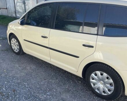 Бежевый Фольксваген Туран, объемом двигателя 2 л и пробегом 243 тыс. км за 9500 $, фото 2 на Automoto.ua