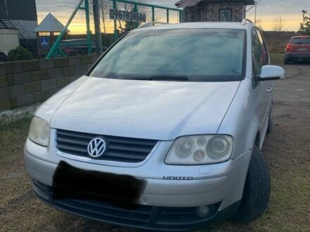 Бежевый Фольксваген Туран, объемом двигателя 1.6 л и пробегом 360 тыс. км за 2000 $, фото 1 на Automoto.ua