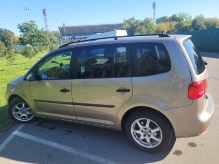 Фольксваген Туран 2011 в Ивано-Франковске на Automoto.ua Бежевый Фольксваген Туран, объемом двигателя 1.6 л и пробегом 235 тыс. км за 9933 $, фото 1 на Automoto.ua