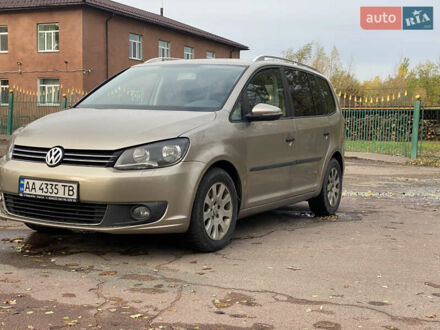 Бежевый Фольксваген Туран, объемом двигателя 1.39 л и пробегом 209 тыс. км за 7900 $, фото 1 на Automoto.ua
