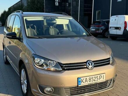 Бежевый Фольксваген Туран, объемом двигателя 1.6 л и пробегом 206 тыс. км за 13000 $, фото 1 на Automoto.ua