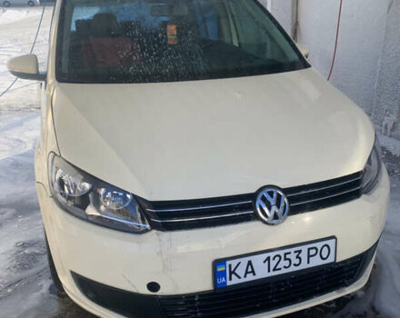 Бежевый Фольксваген Туран, объемом двигателя 1.6 л и пробегом 240 тыс. км за 7000 $, фото 1 на Automoto.ua