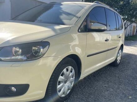 Фольксваген Туран 2013 в Староконстантинов на Automoto.ua Бежевый Фольксваген Туран, объемом двигателя 1.97 л и пробегом 243 тыс. км за 9500 $, фото 1 на Automoto.ua