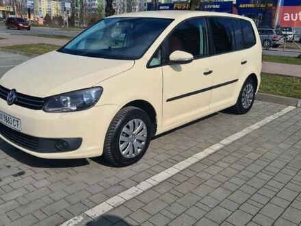 Фольксваген Туран 2014 у Хмельницькому на Automoto.ua Бежевий Фольксваген Туран, об'ємом двигуна 1.97 л та пробігом 277 тис. км за 11400 $, фото 1 на Automoto.ua