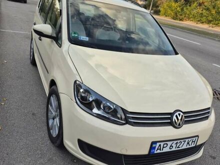 Фольксваген Туран 2014 в Запорожье на Automoto.ua Бежевый Фольксваген Туран, объемом двигателя 1.97 л и пробегом 375 тыс. км за 9999 $, фото 1 на Automoto.ua