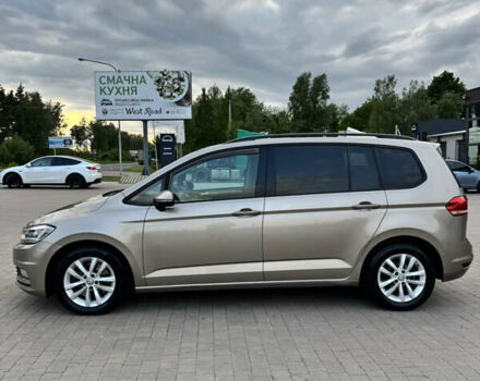 Фольксваген Туран 2017 в Луцке на Automoto.ua Бежевый Фольксваген Туран, объемом двигателя 0 л и пробегом 227 тыс. км за 16000 $, фото 1 на Automoto.ua