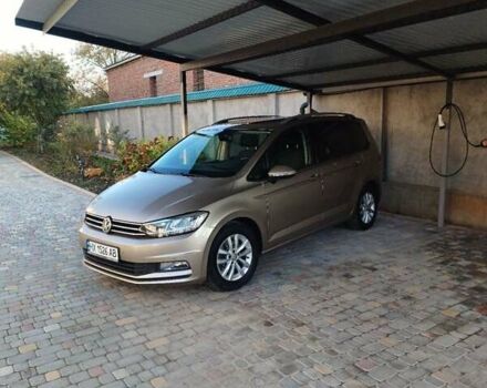 Фольксваген Туран 2017 в Каменце-Подольском на Automoto.ua Бежевый Фольксваген Туран, объемом двигателя 2 л и пробегом 276 тыс. км за 18300 $, фото 1 на Automoto.ua