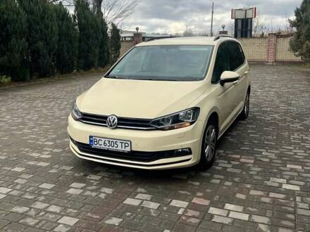 Бежевый Фольксваген Туран, объемом двигателя 1.97 л и пробегом 347 тыс. км за 12999 $, фото 1 на Automoto.ua