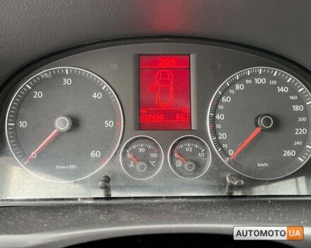 Черный Фольксваген Туран, объемом двигателя 1.9 л и пробегом 332 тыс. км за 6999 $, фото 10 на Automoto.ua