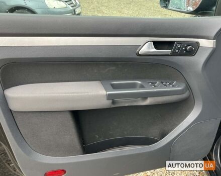 Черный Фольксваген Туран, объемом двигателя 1.9 л и пробегом 332 тыс. км за 6999 $, фото 7 на Automoto.ua