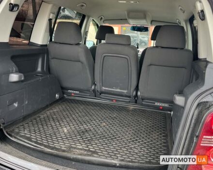 Черный Фольксваген Туран, объемом двигателя 1.9 л и пробегом 332 тыс. км за 6999 $, фото 6 на Automoto.ua