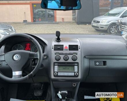 Черный Фольксваген Туран, объемом двигателя 1.9 л и пробегом 332 тыс. км за 6999 $, фото 17 на Automoto.ua