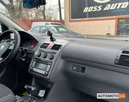 Черный Фольксваген Туран, объемом двигателя 1.9 л и пробегом 332 тыс. км за 6999 $, фото 20 на Automoto.ua