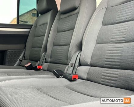 Черный Фольксваген Туран, объемом двигателя 1.9 л и пробегом 332 тыс. км за 6999 $, фото 15 на Automoto.ua