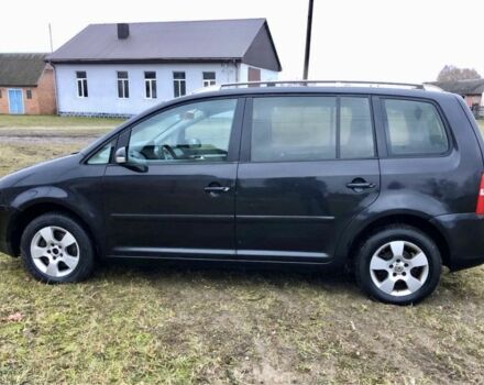 Черный Фольксваген Туран, объемом двигателя 2 л и пробегом 400 тыс. км за 4999 $, фото 8 на Automoto.ua