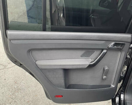 Черный Фольксваген Туран, объемом двигателя 1.6 л и пробегом 235 тыс. км за 6500 $, фото 9 на Automoto.ua