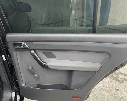 Черный Фольксваген Туран, объемом двигателя 1.6 л и пробегом 235 тыс. км за 6500 $, фото 11 на Automoto.ua