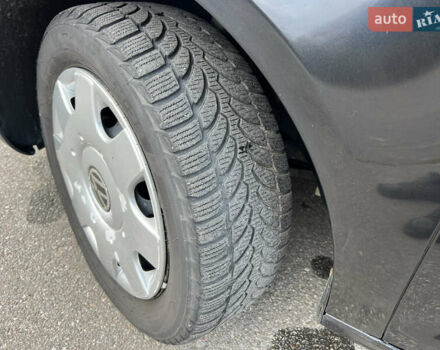 Черный Фольксваген Туран, объемом двигателя 1.6 л и пробегом 192 тыс. км за 4900 $, фото 24 на Automoto.ua