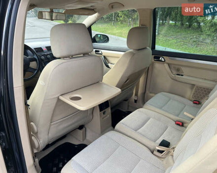 Черный Фольксваген Туран, объемом двигателя 1.6 л и пробегом 192 тыс. км за 4900 $, фото 15 на Automoto.ua