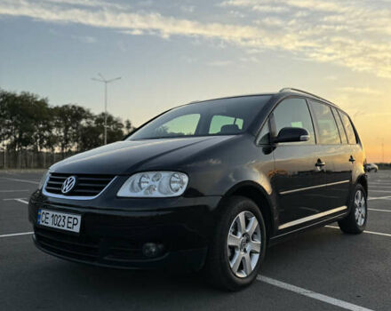 Черный Фольксваген Туран, объемом двигателя 1.6 л и пробегом 253 тыс. км за 5500 $, фото 3 на Automoto.ua