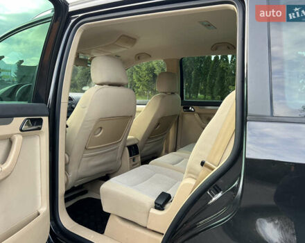 Черный Фольксваген Туран, объемом двигателя 1.6 л и пробегом 192 тыс. км за 4900 $, фото 13 на Automoto.ua