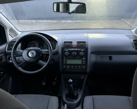 Чорний Фольксваген Туран, об'ємом двигуна 1.6 л та пробігом 290 тис. км за 5550 $, фото 17 на Automoto.ua