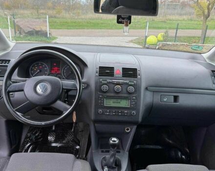 Черный Фольксваген Туран, объемом двигателя 1.6 л и пробегом 264 тыс. км за 5000 $, фото 11 на Automoto.ua