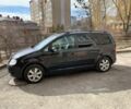 Чорний Фольксваген Туран, об'ємом двигуна 2 л та пробігом 285 тис. км за 6500 $, фото 1 на Automoto.ua
