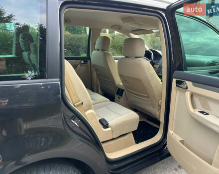 Черный Фольксваген Туран, объемом двигателя 1.6 л и пробегом 192 тыс. км за 4900 $, фото 21 на Automoto.ua