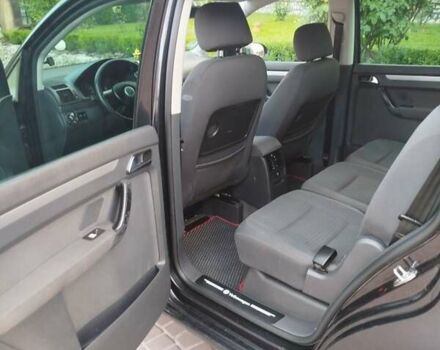 Черный Фольксваген Туран, объемом двигателя 1.6 л и пробегом 167 тыс. км за 6000 $, фото 17 на Automoto.ua