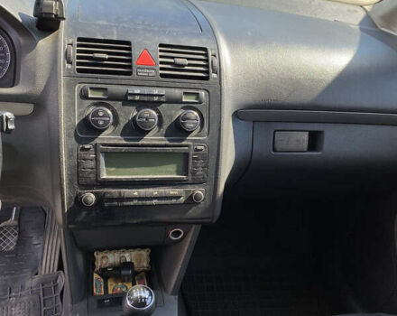 Чорний Фольксваген Туран, об'ємом двигуна 1.9 л та пробігом 340 тис. км за 6999 $, фото 2 на Automoto.ua