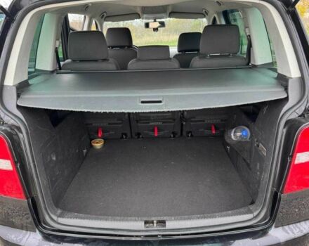 Черный Фольксваген Туран, объемом двигателя 1.6 л и пробегом 264 тыс. км за 5000 $, фото 8 на Automoto.ua