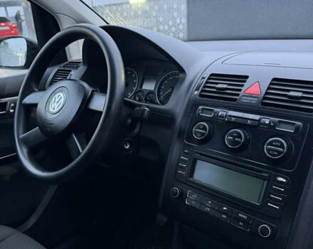 Чорний Фольксваген Туран, об'ємом двигуна 1.6 л та пробігом 290 тис. км за 5550 $, фото 15 на Automoto.ua