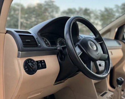 Черный Фольксваген Туран, объемом двигателя 1.6 л и пробегом 253 тыс. км за 5500 $, фото 21 на Automoto.ua