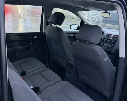 Чорний Фольксваген Туран, об'ємом двигуна 1.6 л та пробігом 290 тис. км за 5550 $, фото 20 на Automoto.ua