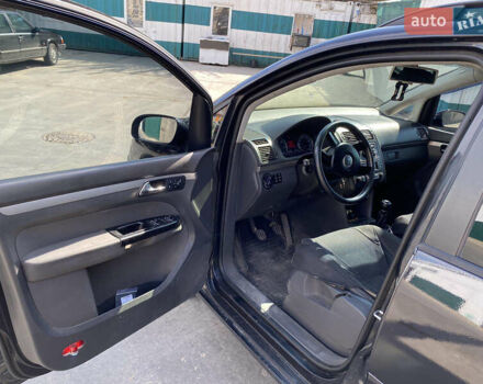 Чорний Фольксваген Туран, об'ємом двигуна 1.9 л та пробігом 340 тис. км за 6999 $, фото 8 на Automoto.ua