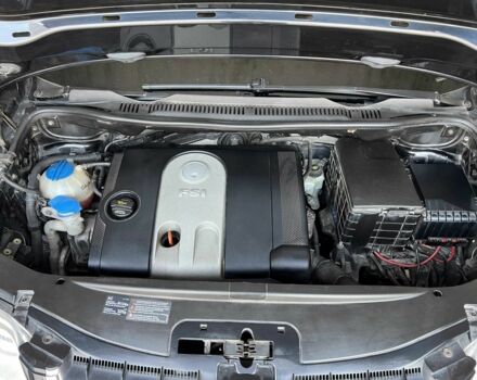 Черный Фольксваген Туран, объемом двигателя 1.6 л и пробегом 218 тыс. км за 5200 $, фото 2 на Automoto.ua