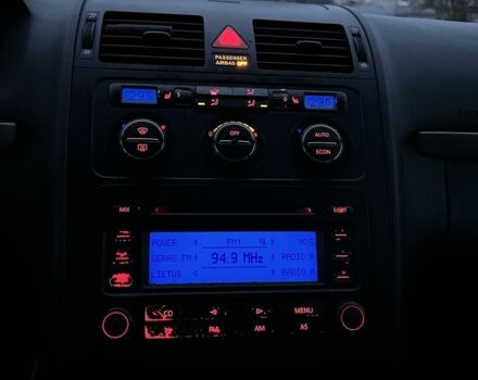 Черный Фольксваген Туран, объемом двигателя 2 л и пробегом 420 тыс. км за 3400 $, фото 10 на Automoto.ua