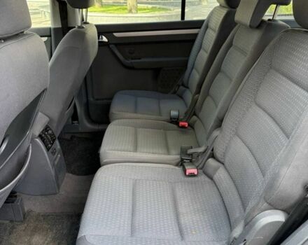 Черный Фольксваген Туран, объемом двигателя 0 л и пробегом 300 тыс. км за 3021 $, фото 5 на Automoto.ua