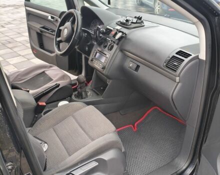 Черный Фольксваген Туран, объемом двигателя 2 л и пробегом 264 тыс. км за 6500 $, фото 14 на Automoto.ua