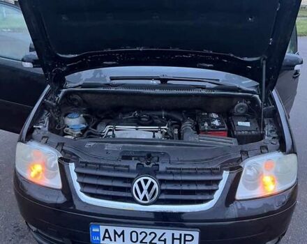 Черный Фольксваген Туран, объемом двигателя 1.97 л и пробегом 293 тыс. км за 5900 $, фото 16 на Automoto.ua