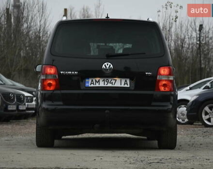 Чорний Фольксваген Туран, об'ємом двигуна 2 л та пробігом 267 тис. км за 5999 $, фото 9 на Automoto.ua