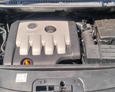 Черный Фольксваген Туран, объемом двигателя 2 л и пробегом 260 тыс. км за 6500 $, фото 9 на Automoto.ua