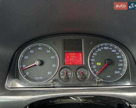 Черный Фольксваген Туран, объемом двигателя 1.6 л и пробегом 192 тыс. км за 5700 $, фото 19 на Automoto.ua
