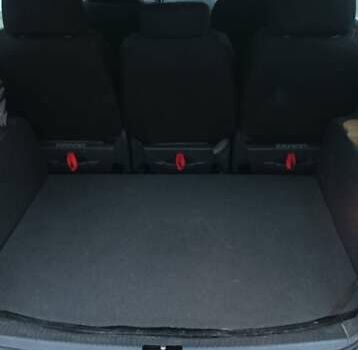 Черный Фольксваген Туран, объемом двигателя 1.6 л и пробегом 255 тыс. км за 6500 $, фото 4 на Automoto.ua