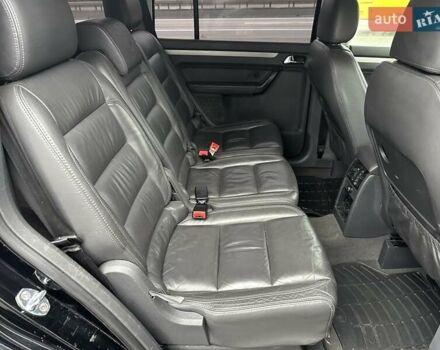 Черный Фольксваген Туран, объемом двигателя 1.6 л и пробегом 192 тыс. км за 5700 $, фото 7 на Automoto.ua