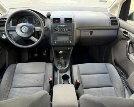 Черный Фольксваген Туран, объемом двигателя 0 л и пробегом 300 тыс. км за 3021 $, фото 6 на Automoto.ua