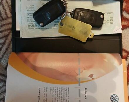 Черный Фольксваген Туран, объемом двигателя 1.6 л и пробегом 201 тыс. км за 4799 $, фото 70 на Automoto.ua