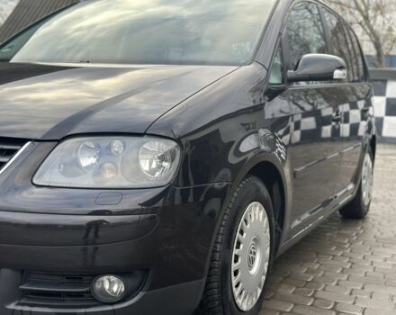 Черный Фольксваген Туран, объемом двигателя 1.6 л и пробегом 206 тыс. км за 5350 $, фото 4 на Automoto.ua