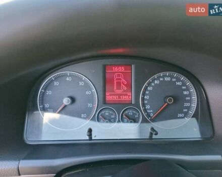 Черный Фольксваген Туран, объемом двигателя 1.6 л и пробегом 309 тыс. км за 5900 $, фото 8 на Automoto.ua